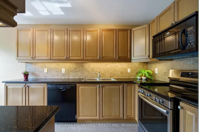 Additional image 17 of 4000 Creekside Dr Unit 405