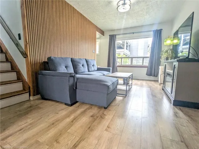 Additional image 19 of 128 Balsam Ave