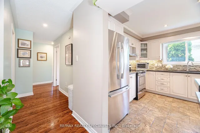 Additional image 13 of 648 Dodsworth Cres