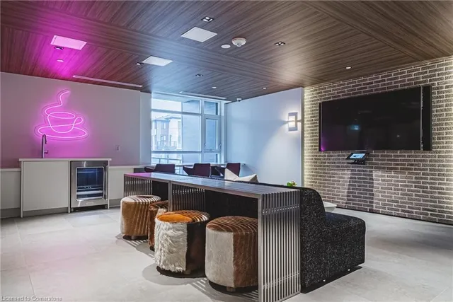 Additional image 34 of 600 North Service Rd Unit 210