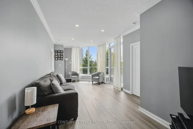 Additional image 6 of 181 Village Green Sq Unit 314