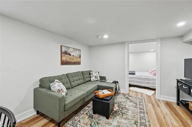 Additional image 20 of 105 Weir St