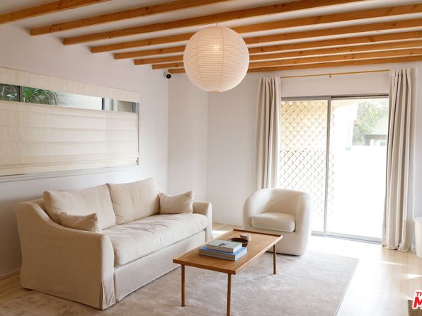 11138 Aqua Vista St, North Hollywood, CA