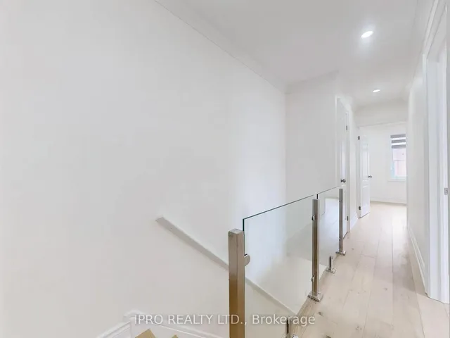 Additional image 22 of 18 Mosley St