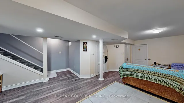 Additional image 41 of 64 Sweet Clover Cres