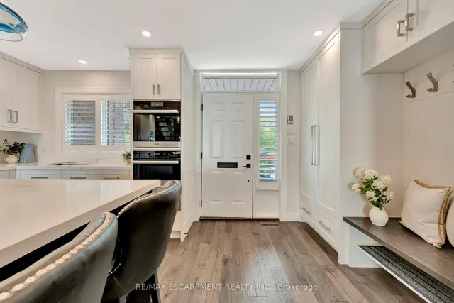 Additional image 7 of 2136 Old Lakeshore Rd Unit 3