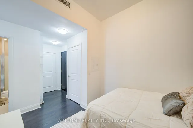 Additional image 11 of 1080 Bay St Unit 4704