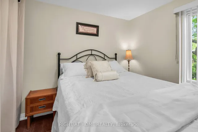 Additional image 33 of 400 Bloor St Unit 75