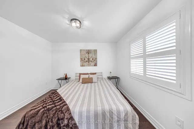 Additional image 30 of 61 Miracle Tr