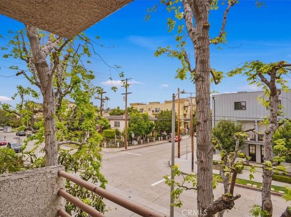 11230 Peach Grove St APT 206, North Hollywood, CA 91601