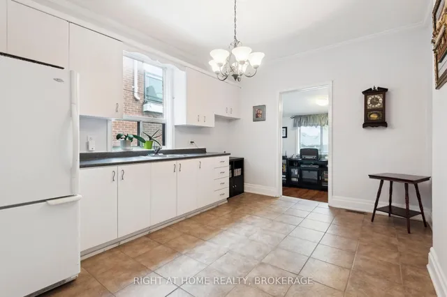 Additional image 13 of 812 Gladstone Ave