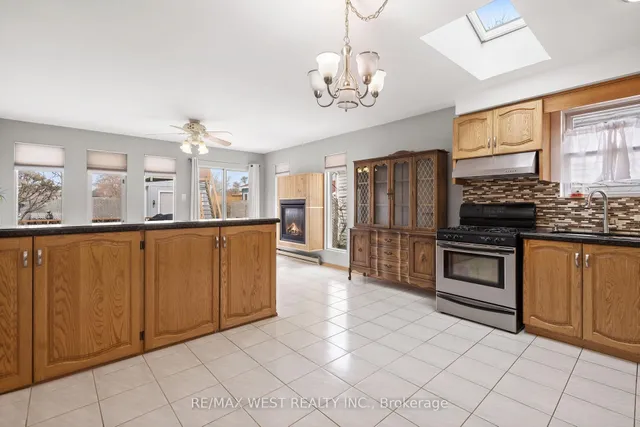 Additional image 13 of 102 Eileen Ave