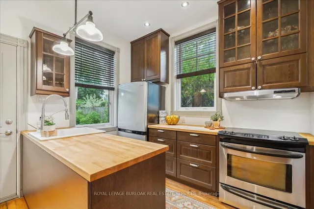 Additional image 12 of 13 Reginald St