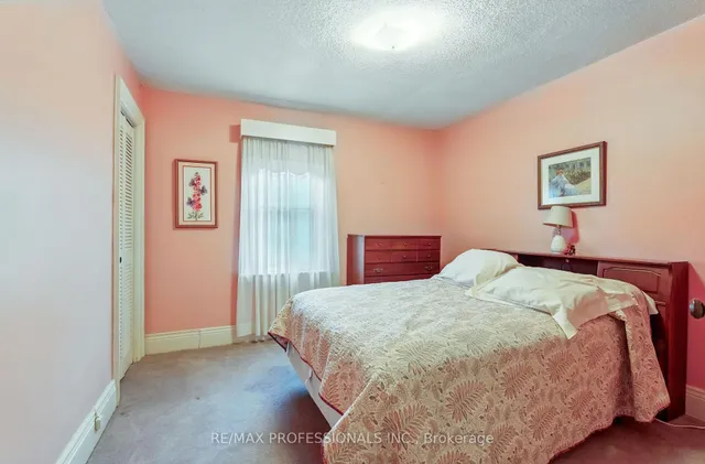 Additional image 33 of 261 Wexford Ave