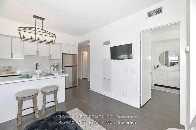 Additional image 8 of 2212 Lake Shore Blvd Unit 506