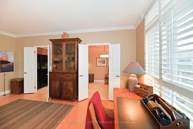 Additional image 16 of 1 Deer Park Cres Unit 905