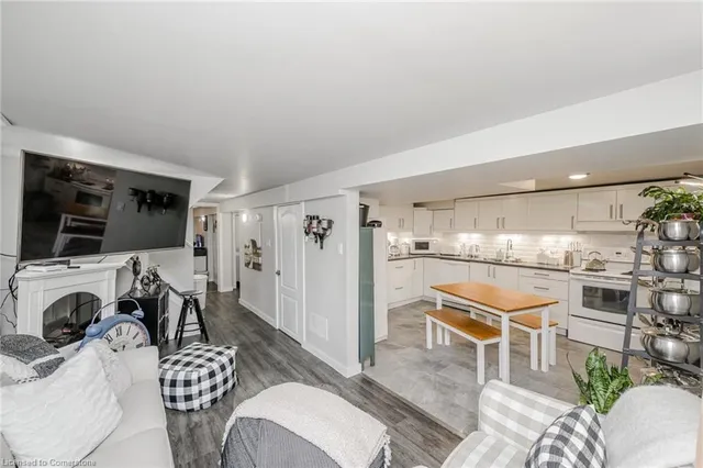 Additional image 31 of 143 Tuxedo Ave