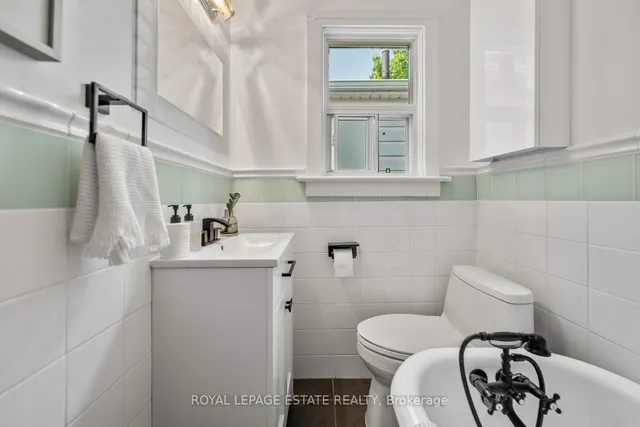 Additional image 20 of 27 Lawlor Ave