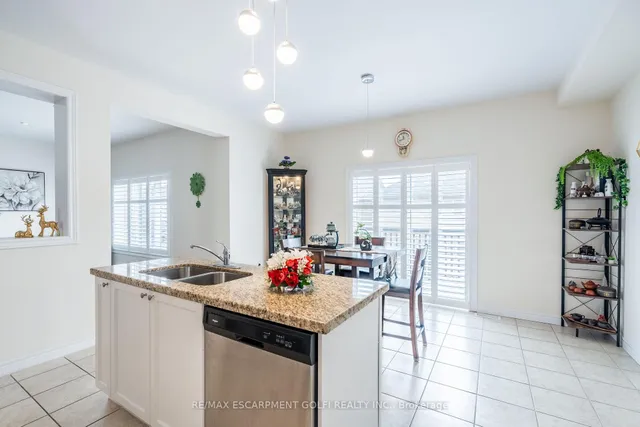 Additional image 13 of 16 Edgehill Dr