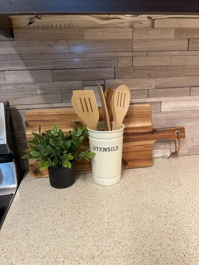 Additional image 4 of 175 bamburgh Circ Unit 707