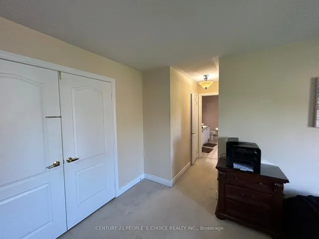 Additional image 44 of 128 Mount Royal Circ