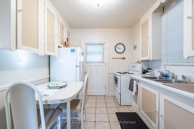 Additional image 22 of 204 Emerald St