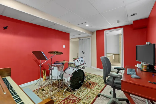 Additional image 37 of 2214 Shadetree Ave