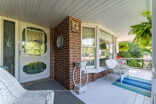 Additional image 5 of 690 Robertson Cres