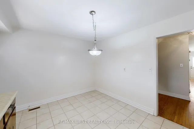 Additional image 19 of 304 Concord Ave