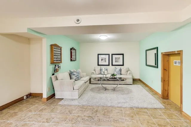 Additional image 8 of 368 Douglas Ave