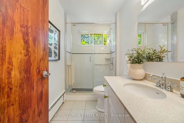 Additional image 32 of 21 Benlamond Ave Unit 4