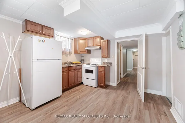 Additional image 23 of 648 Dodsworth Cres