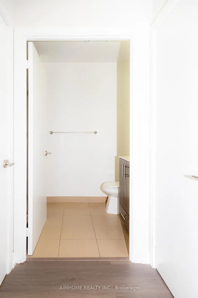 Additional image 21 of 255 Village Green Sq Unit 2004