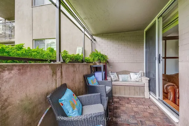 Additional image 19 of 975 Warwick Crt Unit B1