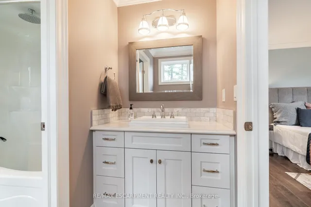 Additional image 28 of 50 Lloyminn Ave