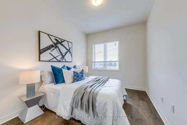 Additional image 42 of 451 Dundas St