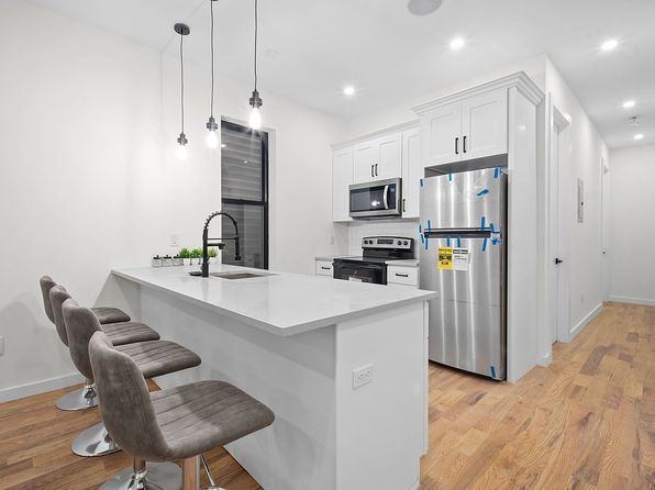 21 Essex St, Brooklyn, NY 11208