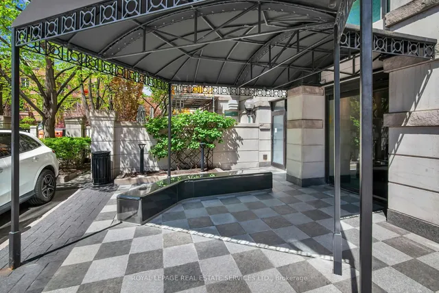 Additional image 33 of 38 Avenue Rd Unit 504