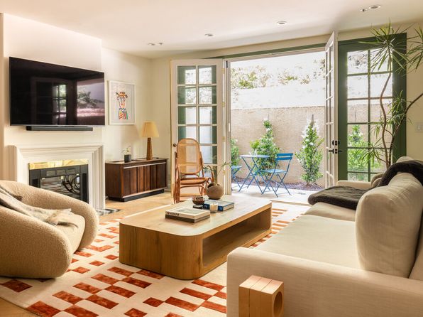 575 S Barrington Ave APT 106, Los Angeles, CA 90049