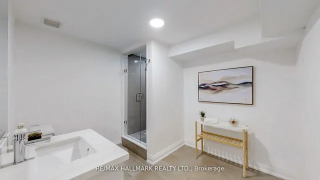 Additional image 27 of 755 Manning Ave