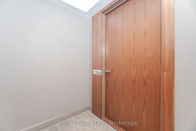 Additional image 3 of 275 Village Green Sq Unit 1722