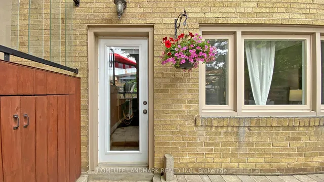 Additional image 30 of 12 Carousel Crt