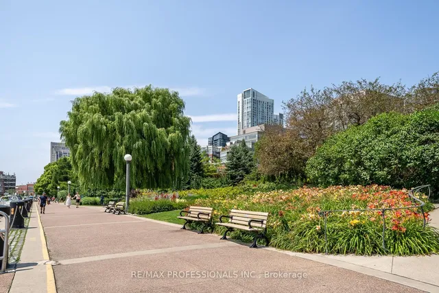 Additional image 40 of 32 Stadium Rd Unit 323