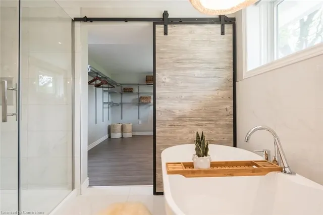 Additional image 39 of 6 Kew Crt