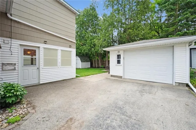 Additional image 39 of 325 Patricia Ave