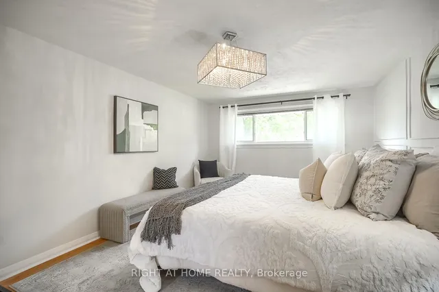 Additional image 16 of 14 Amulet St