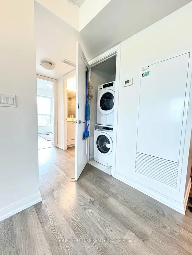 Additional image 12 of 275 Village Green Sq Unit 422