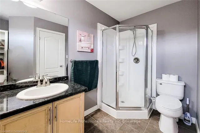 Additional image 34 of 33 Marina Point Cres