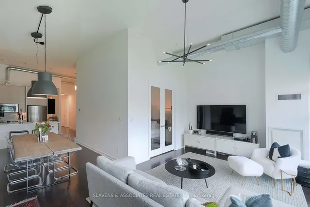 Additional image 11 of 380 Macpherson Ave Unit 408