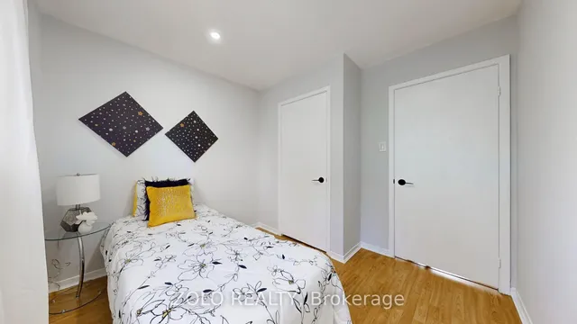 Additional image 26 of 54 Luminous Crt